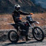 MotoTec Venom 72v 12000w 50ah Electric Dirt Bike White - Image 17